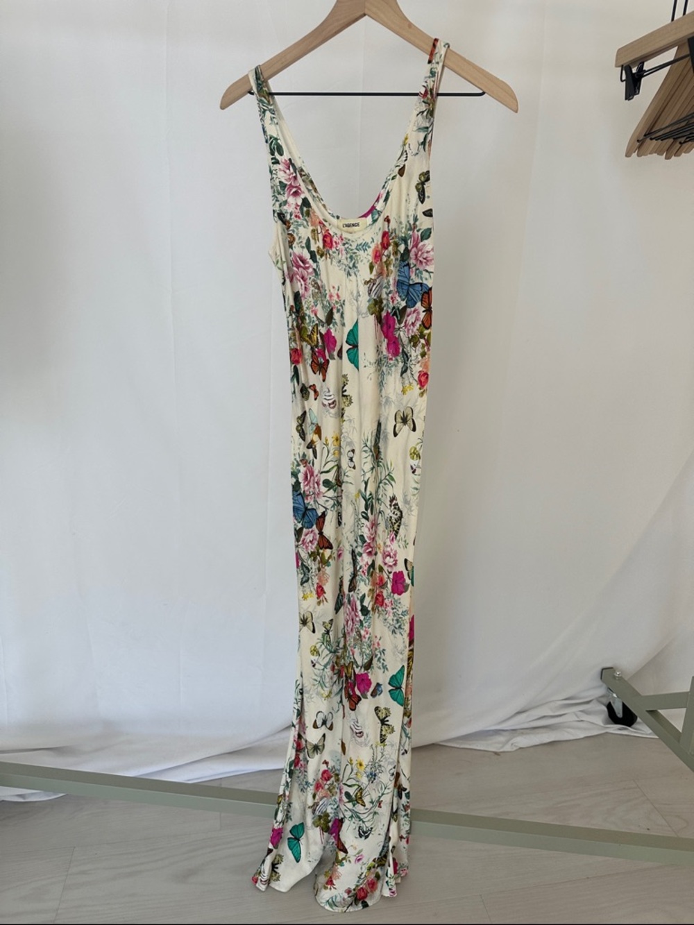 L'AGENCE Floral 🦋 Scoop-Neck Maxi Dress in Cream with Pink & Blue Accents